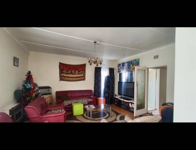 2 BEDROOM HOUSE FOR SALE IN PRIMROSE